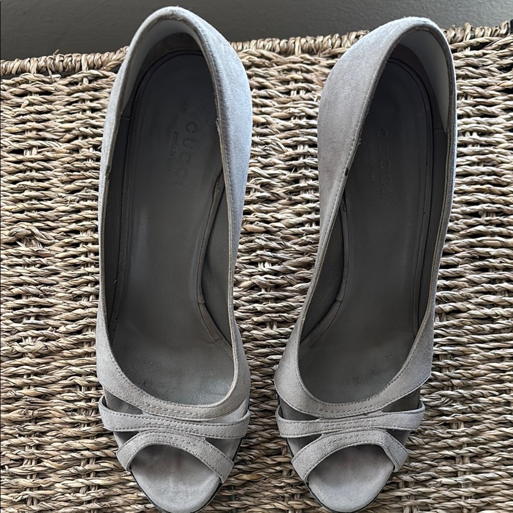 Gucci Women's Elegant Gray Heels